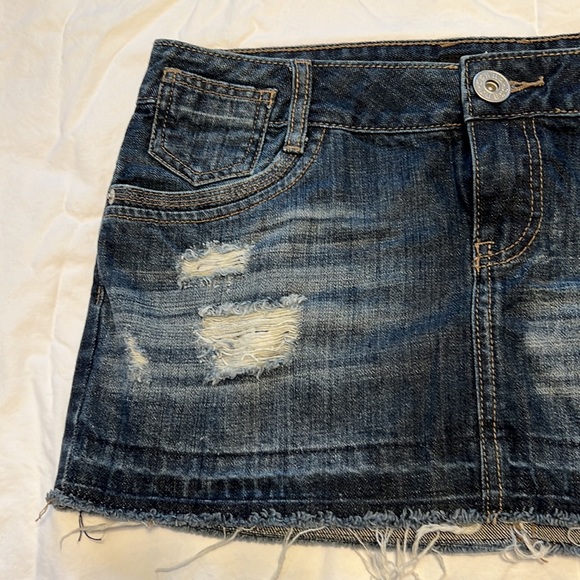 Guess Mini Jean Skirt - Picture 2 of 5